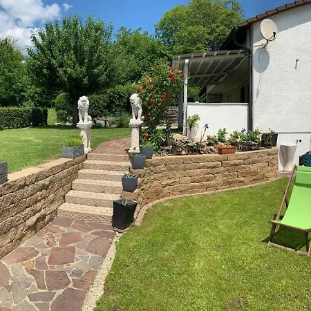 In Grüner Umgebung-eg *